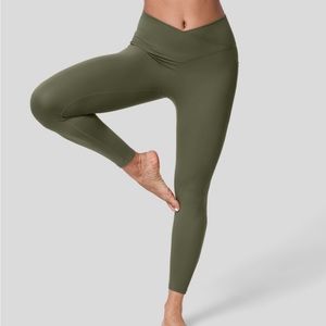 Halara size M crossover leggings